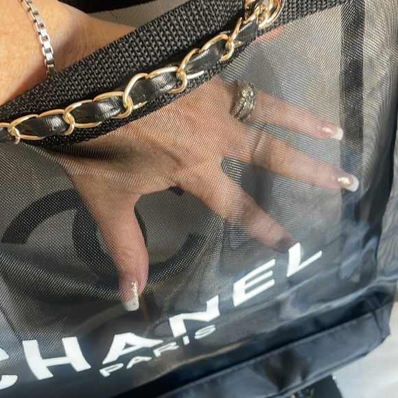 Brand New GWP CHANEL mesh tote and baby pouch - Picture 7 of 17